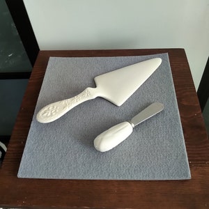 Skye McGhie &quot;Cream Lace&quot; Pie Server and Pate Knife
