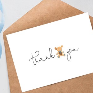 Dankeschön Kartenvorlage, Briefkasten, Mailbox, blauer Teddy, blaue Blumen, Jungen-Babyparty-gefaltete Karte, bearbeitbarer Sofort-Download m123