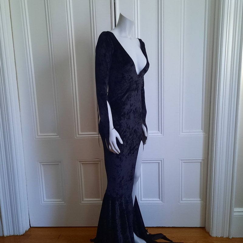 amazon evening dresses Amazon.com: WOOSEA Women Sleeveless V Neck Split Cocktail Long size:XS sweetheart prom outfit Ways to Accessorize the