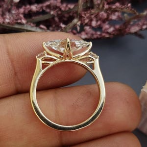 Tulip basket set Marquise moissanite 3 stone ring engagement ring, Ring for her, travel ring, ring for women