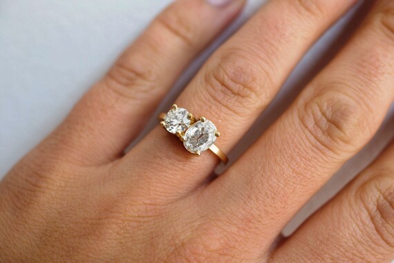 Toi et moi ring on sale oval