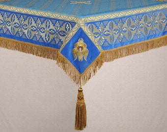 Orthodox tafelkleed op troon of altaar, geborduurd religieus altaarkleed, kerkgerei.