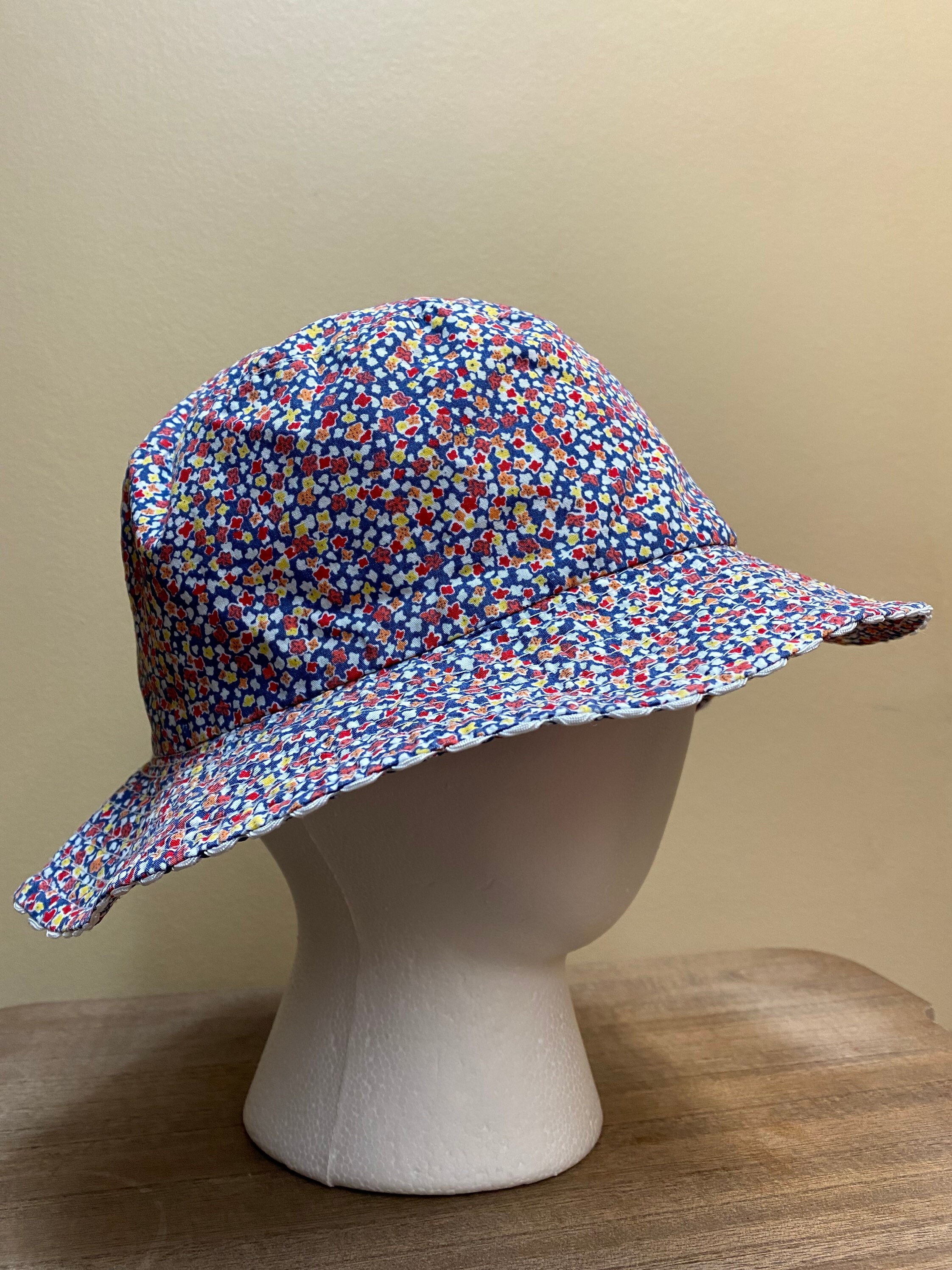 Vintage Floral Old Navy Bucket Hat M/L 