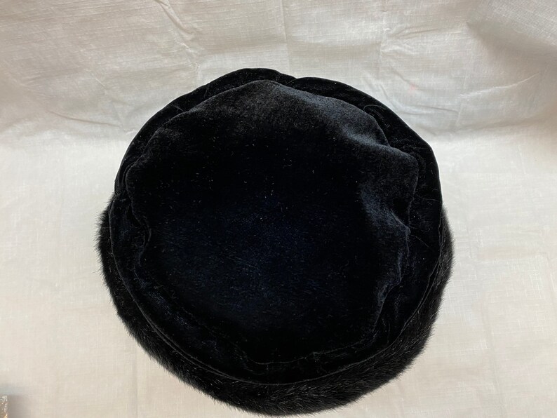 Vintage 90s Polyester Black brimmed Bucket-hat