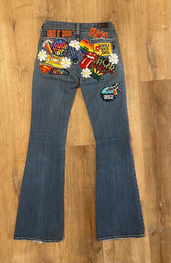 Bell bottom jeans with patches deals