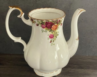 Cafetière Royal Albert Old Country Roses en porcelaine tendre sans couvercle fabriquée en Angleterre