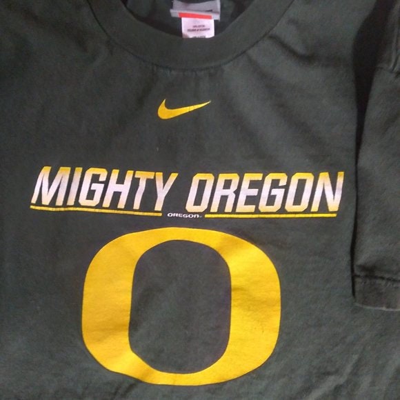 Center Swoosh Mighty Oregon Ducks 