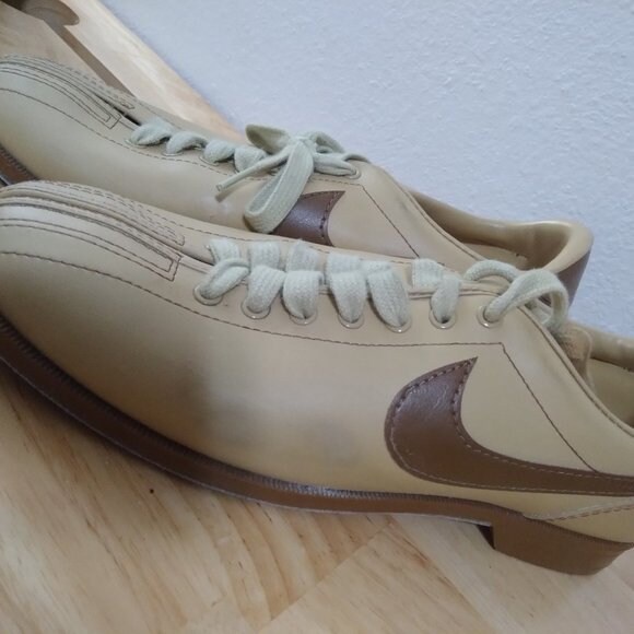 Vintage 80s Nike Bowling Shoes Tan 