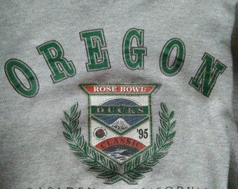 Mens Medium Vtg 1990s Retro Made in USA Distressed Grunge Thrashed Sweater Vintage 1994 Oregon Rose Bowl Champions Crewneck Sweatshirt