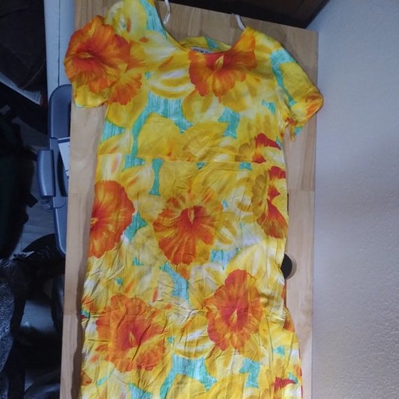 Vintage Jams World Daffodil Pattern Hawaiian Dress Gem
