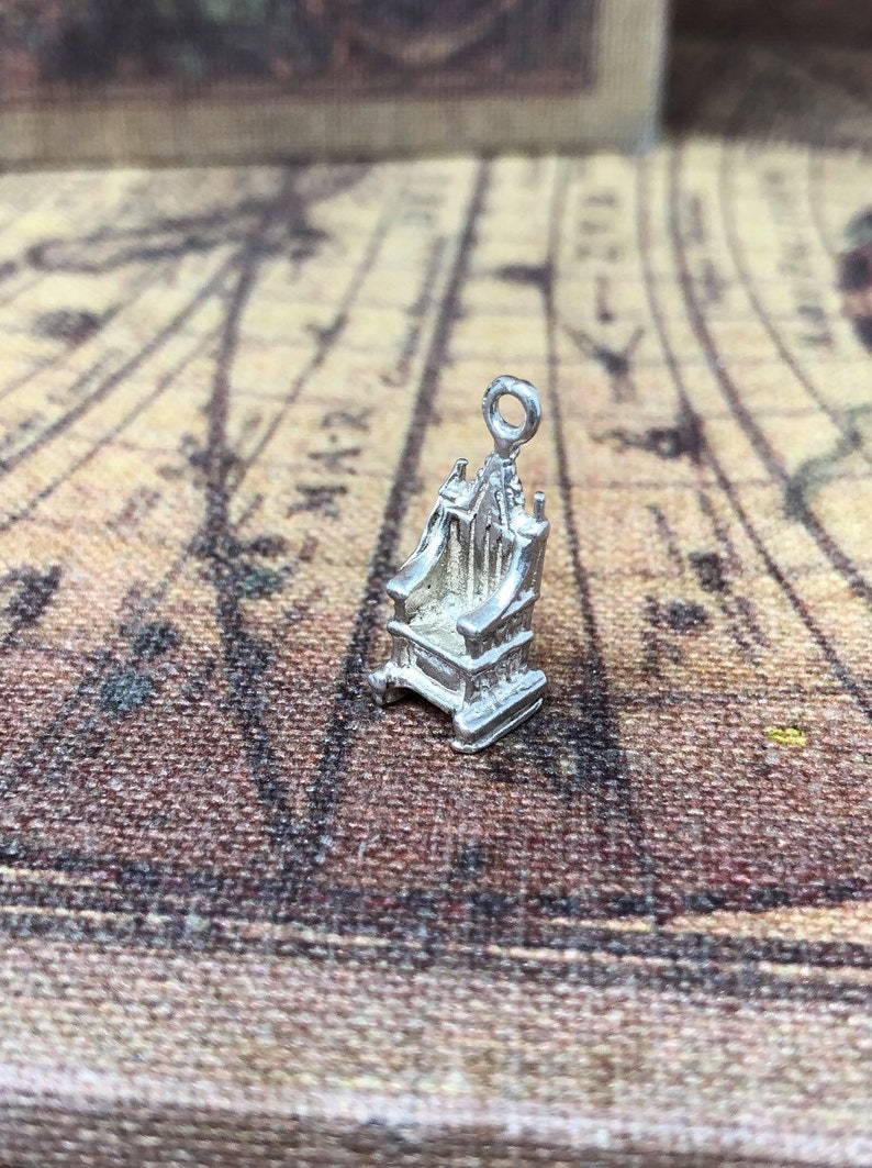 Sterling Silver Vintage Church PewThrown Charm