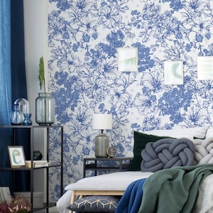 Blue and white wallpaper with floral pattern || peel and stick floral wall mural