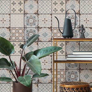 Carta da parati con motivi di piastrelle in ceramica marocchine blu e marroni. • Stacca e incolla *autoadesiva* o materiali vinilici non incollati