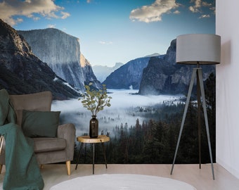 Papel pintado con paisaje de montaña brumoso, autoadhesivo, despegable y pegable.