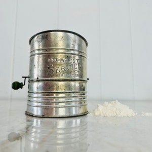 Vintage Bromwell's Service Flour Sifter, green wood handle, Made in USA, farmhouse kitchen, country kitchen vintage kitchen decor