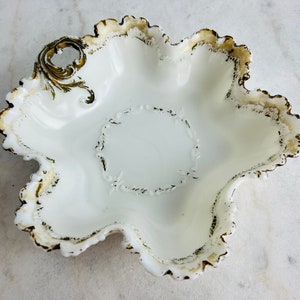 Récepteur de cartes antique Dithridge & Co., poignée ouverte, verre à lait opale, n° 192, peint à la main dans les années 1890, pour bibelots, plat pour bagues, objet de collection, cadeau