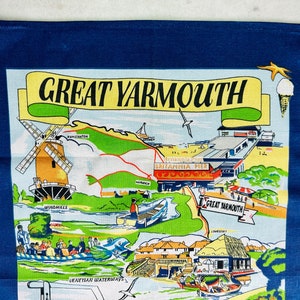 Vintage souvenir Great Yarmouth tea towel, cotton dish towel, best friend gift kitchen decor table linen English tea towel, Sundance Designs