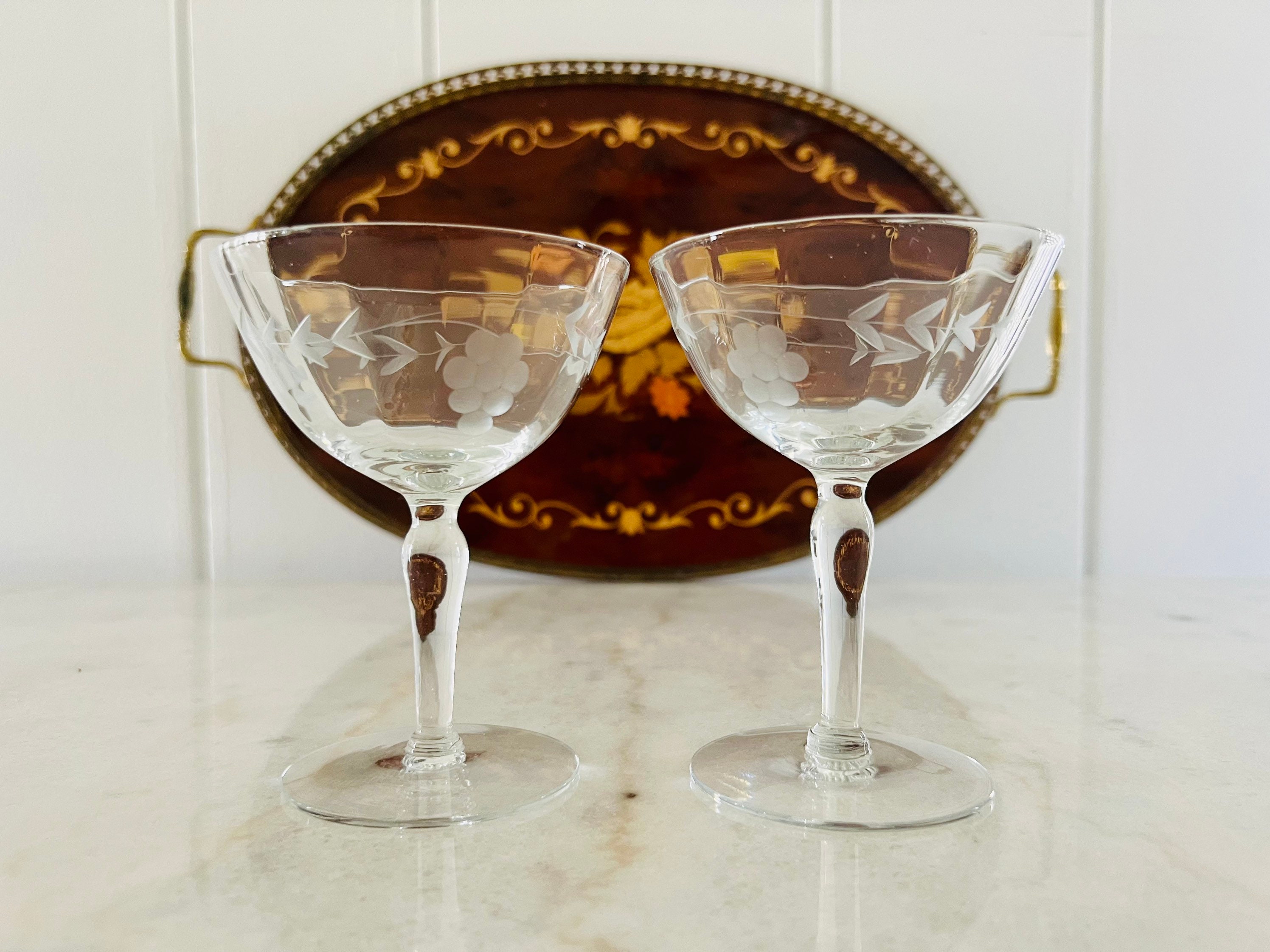 Vintage Etched Champagne Coupe Glasses, Grapes Vine Pattern, Collectible  Toasting Pair - Etsy