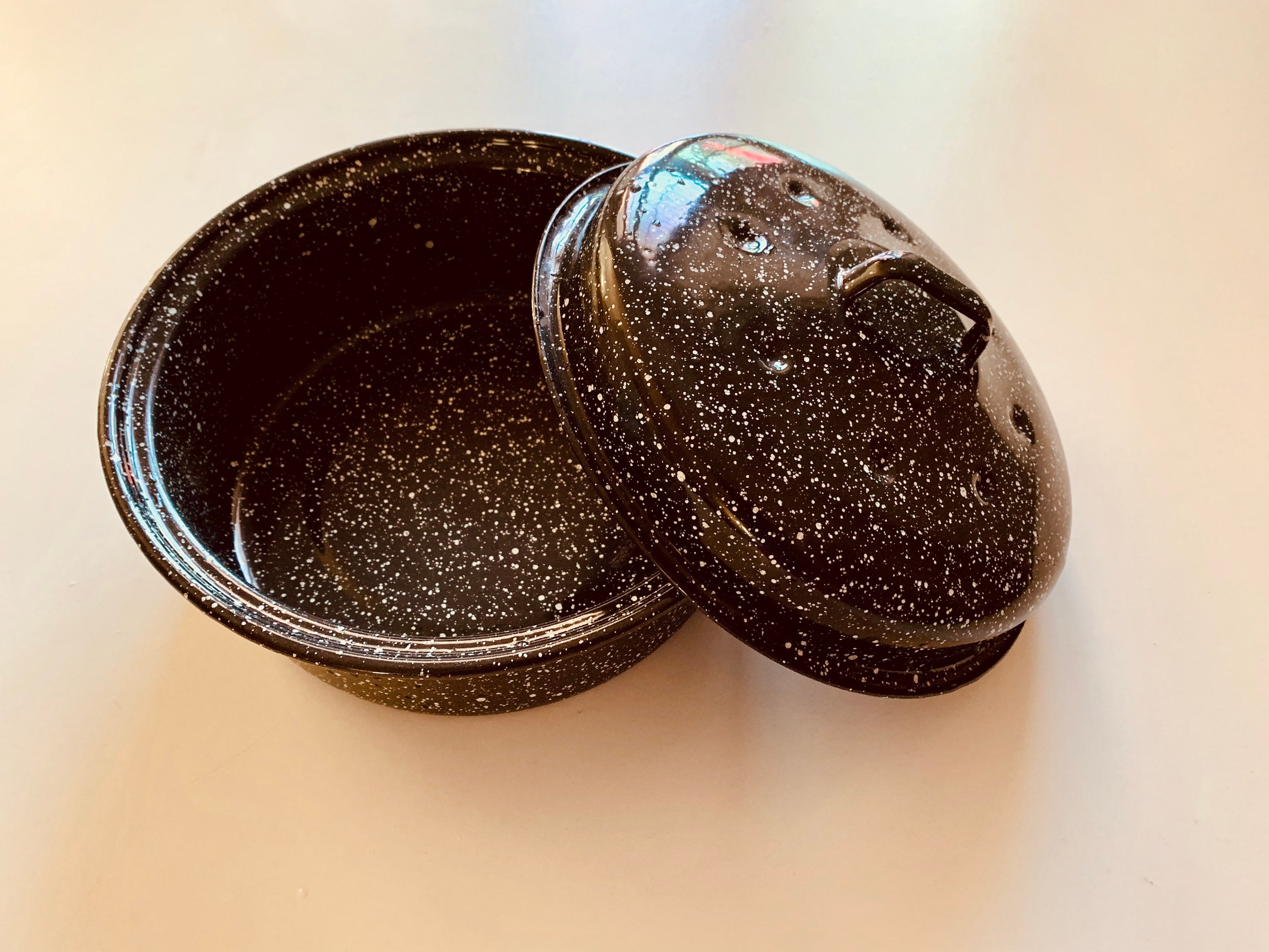 Vintage Enamel Roasting Pan Black and White Speckled 10 Round Etsy