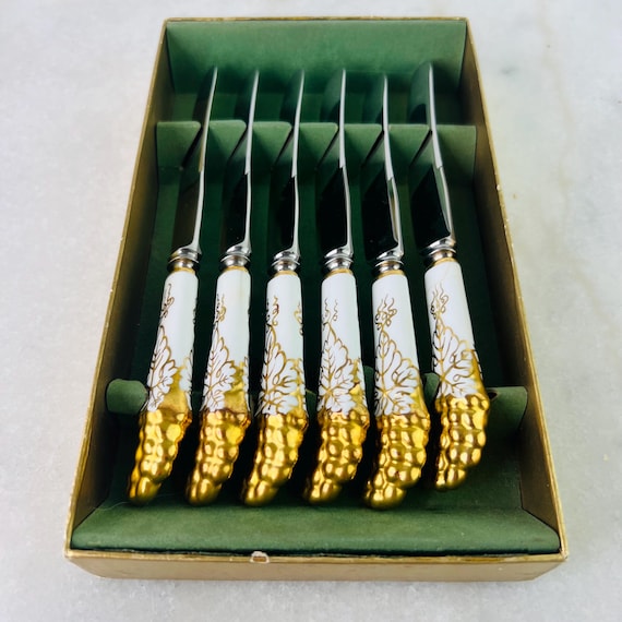  CROWN DERBY ロイヤルクラウンダービー　ブレッドナイフ Vintage Royal Crown Derby Knives, Gold Vine Embossed China Handles
