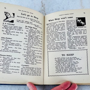 Peut inclure: Un livre vintage intitul&eacute; "The Black-Out Book" avec une page ouverte sur une section intitul&eacute;e "Let's Go to Sleep". La page pr&eacute;sente plusieurs po&egrave;mes sur le sommeil, dont un de S.T. Coleridge, Sir Philip Sidney, John Fletcher, Thomas Dekker et un po&egrave;me intitul&eacute; "To Sleep" de John Keats.