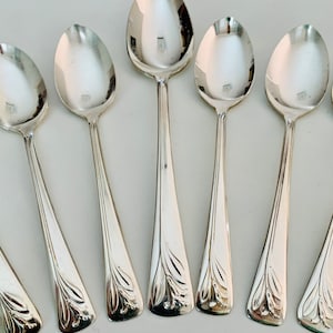 Vintage Sincerity Silverplate Spoon Set, 8 pieces 1955 &quot;Magic Lily&quot; tea spoons, 1 serving spoon, for serving tea, dessert, collection, gift