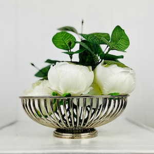 Vintage Oval Silver Wire Bread Basket, French style silver plated steel bowl, for bread, fruit, centrepiece, mid century home decor, gift