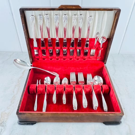 Rogers Bros Daffodil Mid Century Silverplate Flatware Set