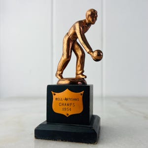 Vintage Canadian Bowling Trophy, awarded in 1954 to Belleville&#39;s Bell Artisans, Bowler Figurine, Wood base, Sports Game Room Man Cave Decor