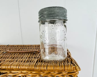 Vintage (1946) Crown Glass Canning Jar Zinc Ring Screw Top Fruit Canning Jar Preserves Pickles Fruit vintage kitchenware