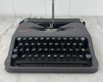 1944 年製 Hermes Baby ワーキング タイプライター、ポータブル