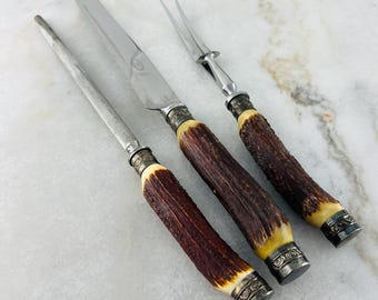 Antik tärningsknivset med hornbenshandtag, serveringsgaffel, slipare och fodral, Edwin Blyde & Co. Sheffield 1910, för stekar, värdskap, gåva