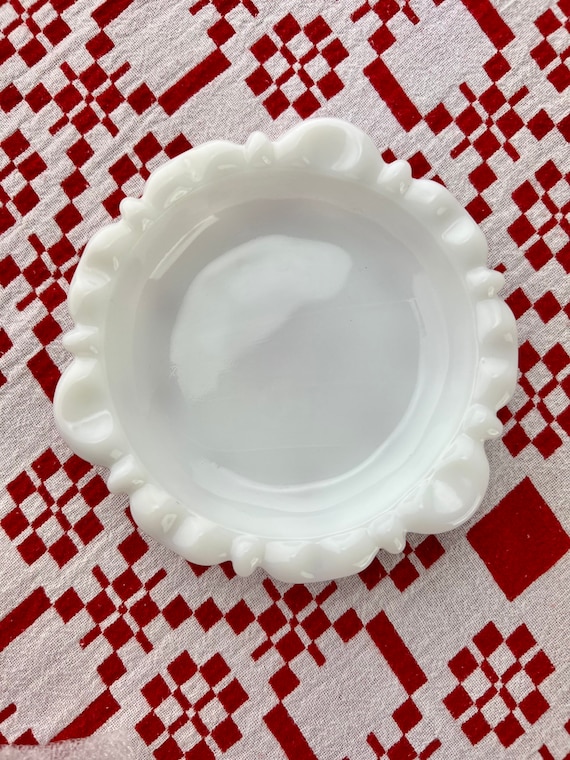 Vintage Anchor Hocking Milk Glass Ashtray, Anchor Hocking Thumbprint  Ashtray, White Glass Candy Dish, Trinket Dish, MCM White Ashtray - Etsy