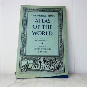 Libro antiguo, 1959 The Times Atlas of the World Vol. II Sudoeste de Asia y Rusia, 122 mapas, edición de mediados de siglo, editado por John Bartholomew, regalo