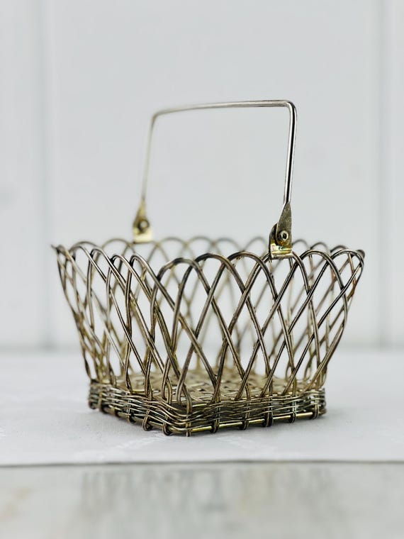 ヴィンテージ シルバープレート編みバスケット、高さ 5 インチ