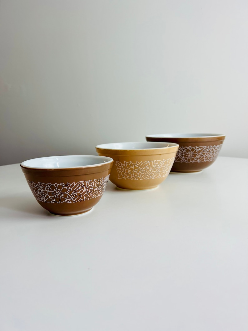 Pyrex Mixing Bowl - Thumbnail 4