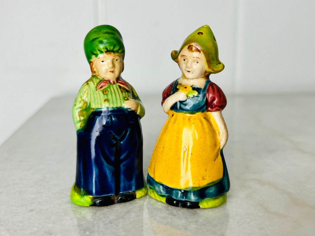 Vintage 1930s Dutch Boy and Girl Salt & Pepper Shaker, Handpainted