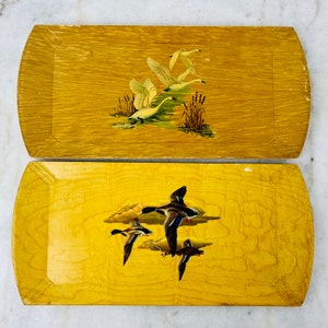 Vassoio da grembo Art Deco Hasko + Coronet vintage, set da 3, Haskelite Mfg Corp, Chicago, cigni e oche, carta litografata su legno, shabby chic