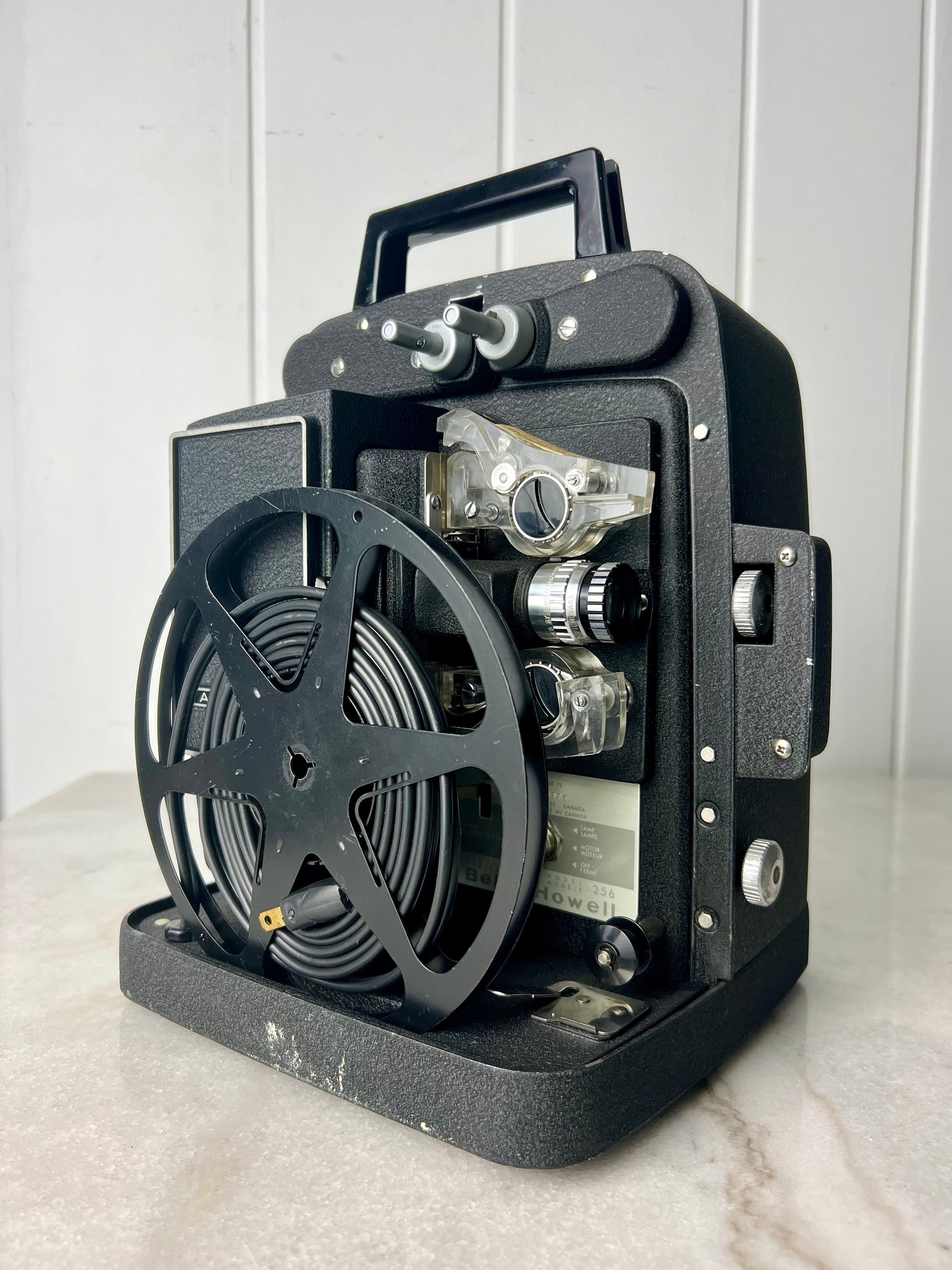 ヴィンテージ ベル＆ハウエル 8 mm 映写機 オートロード No. 256