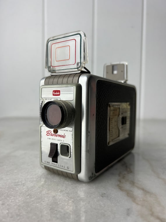 【ジャンク品】 Kodak Brownie Fiesta フィルムカメラ レトロ Kodak Eastman: Brownie Fiesta Price Guide: estimate a camera