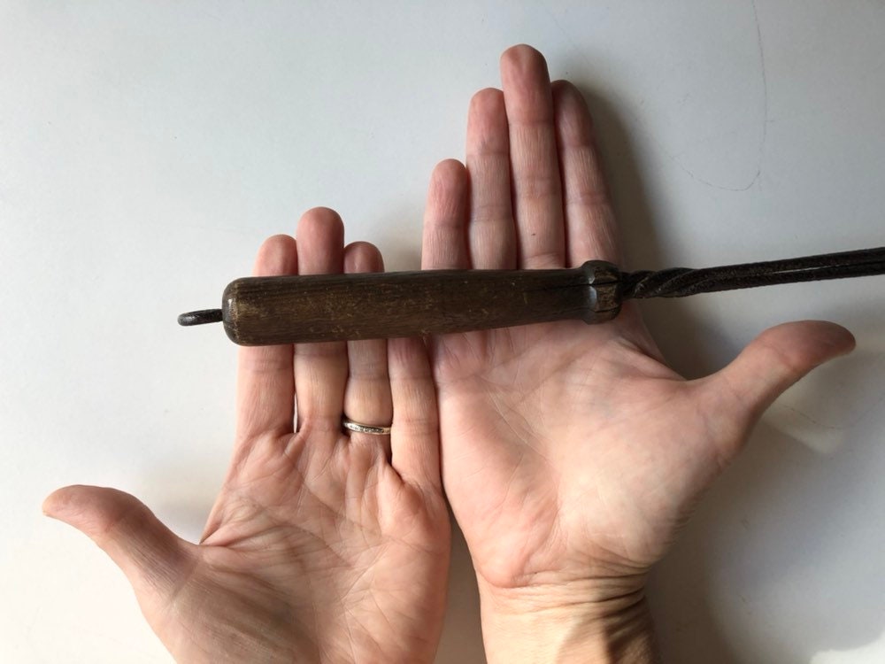 Battitappeto KOTARBAU In Filo Metallico | Con Manico In Legno | Per Pulizia Tappeti