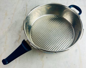 【USED】Fissler 両手鍋　ステンレス 18-10 3種　スタック可 Vintage Fissler 18/10 Stainless Steel Cookware, 3 Piece Set Pot +