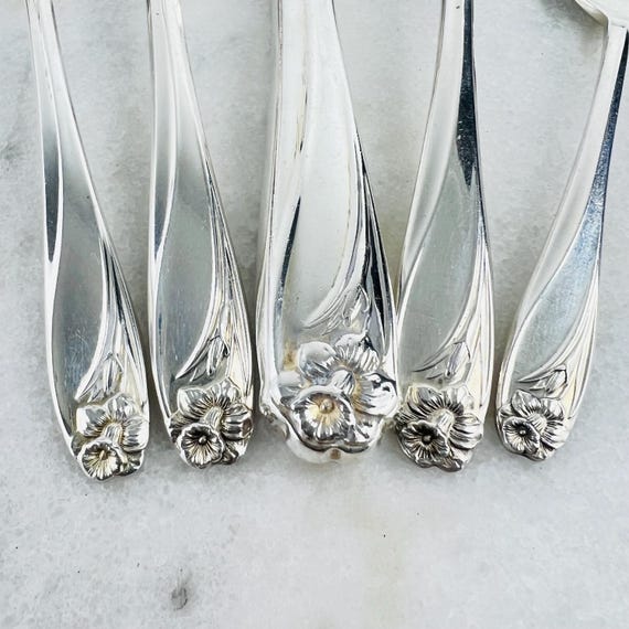 Rogers Bros Daffodil Mid Century Silverplate Flatware Set