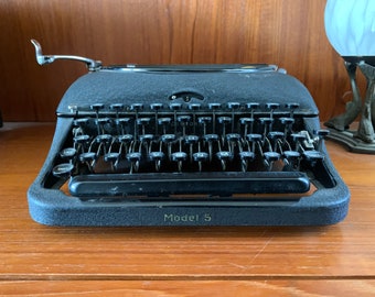 Vintage Remington Typewriter, Model No. 5, British Empire Product, 1930s typewriter for art deco vintage den, office, writer decor