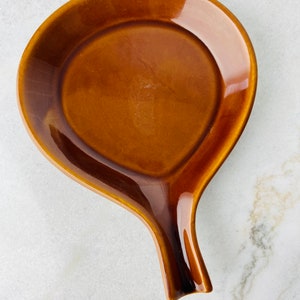 Vintage Diversified Ceramics oven skillet, Brown Glazed, Grooved Stick Handle, USA, perfect for baked brie farmhouse country kitchen, gift