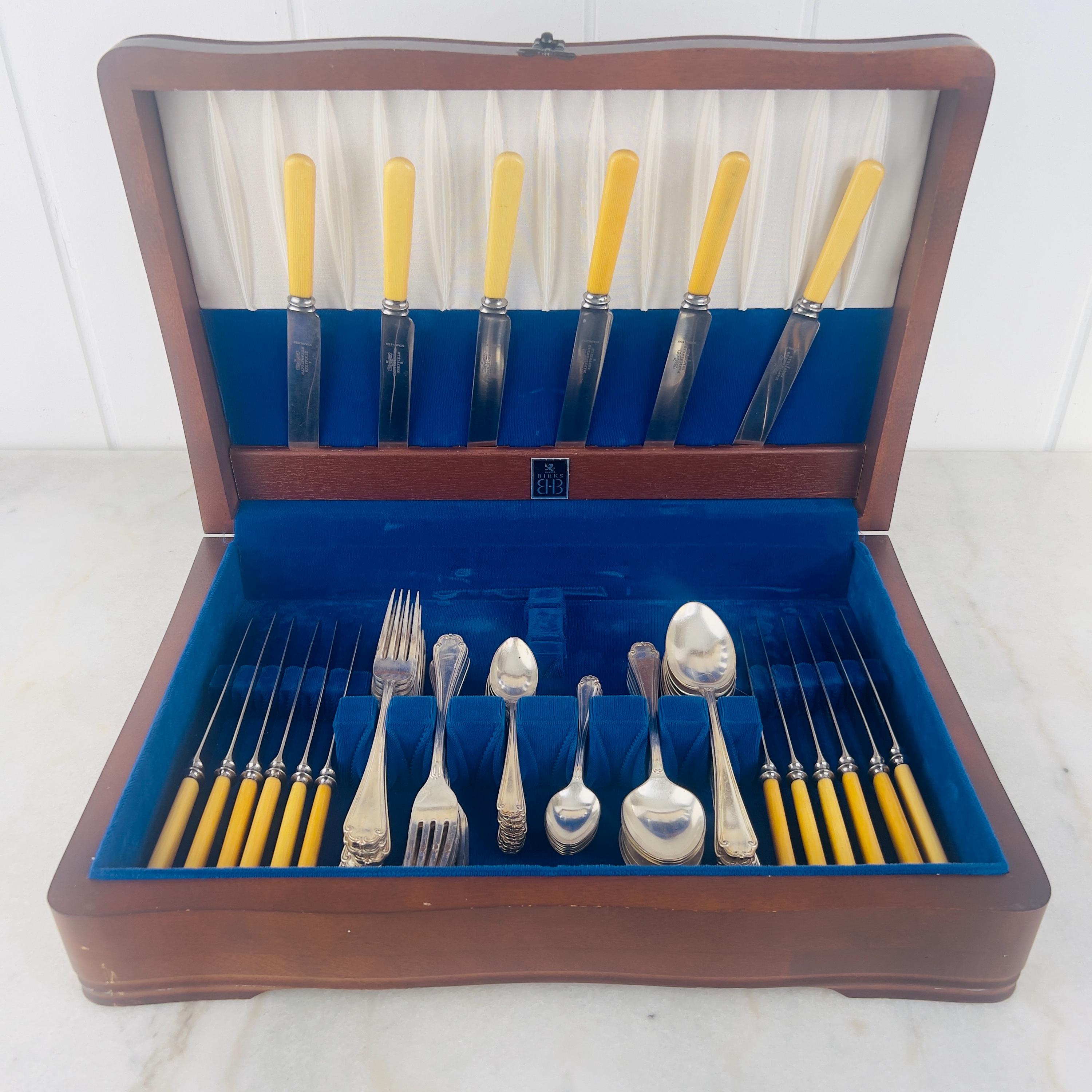 Paris様　シルバーフォークイギリス製・イニシャルMappin&Webb 67 Piece Antique Flatware Set Mappin & Webb Kings Plate