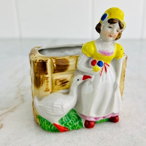 Vintage Dutch Girl Planter, Collectible, Dutch figurine, for succulent planter, shabby chic, farmhouse decor, vintage gift, made in Japan