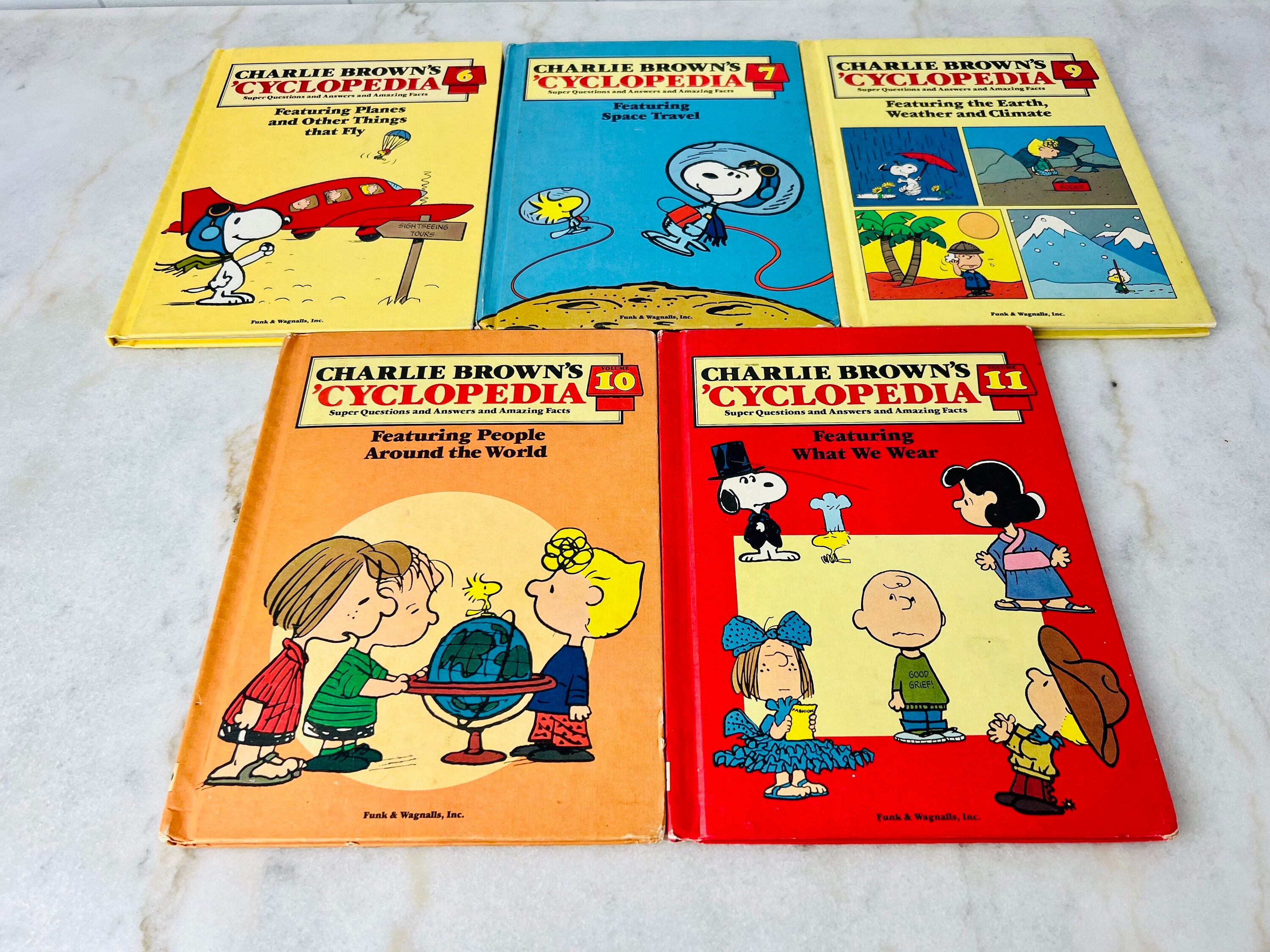Charlie Brown's 'cyclopedia Super Questions and Answers and