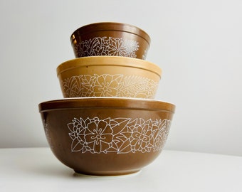 Vintage Pyrex Woodland Brown Bowls, Nesting Sizes 401, 402, 403