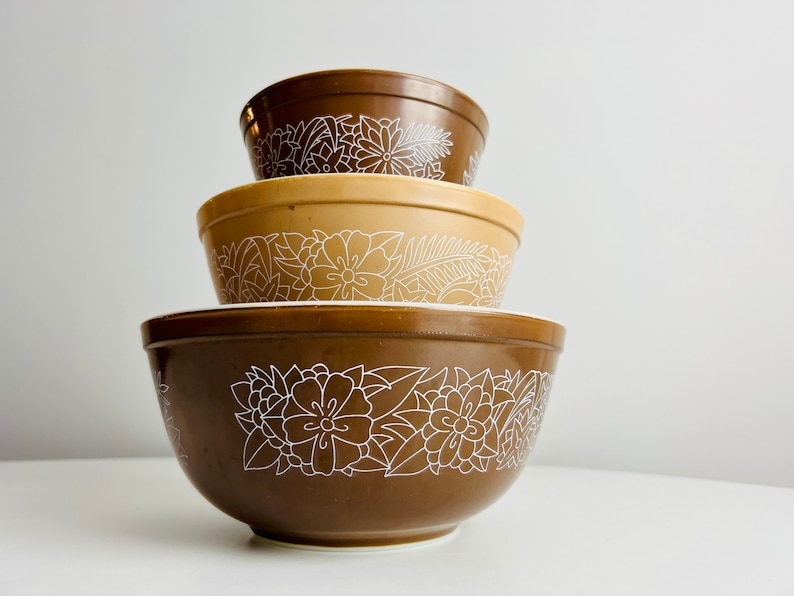 Pyrex Mixing Bowl